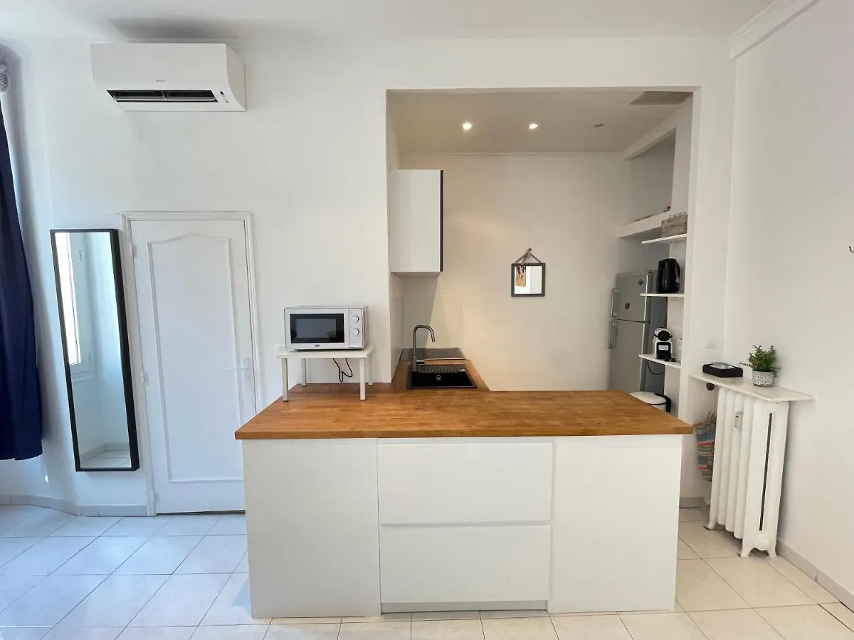 Nice Renting - Grimaldi - Best Place Heart Of Golden Square - Ac - Fully Equipped 아파트